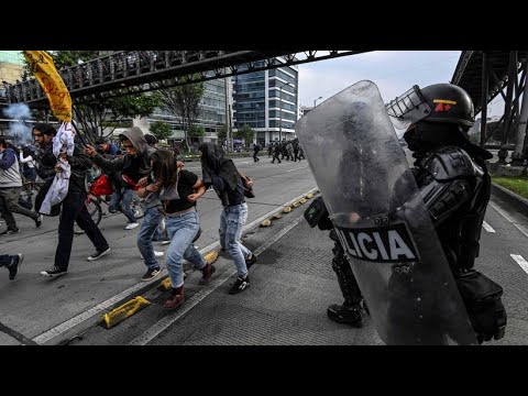 Kolumbien: Trnengas gegen Bildungsdemo in Bogota