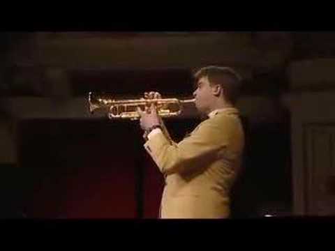 Glenn Miller Orchestra - Tuxedo Junction