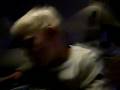 videos de William och sandra pratar, w petar näsan och berättar vad han tycker om.MOV
