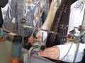 Rückgekoppelte mechanische Schwingung