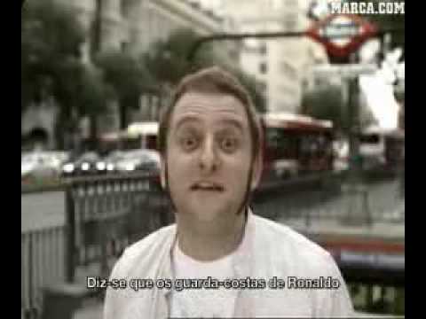 Cristiano Ronaldo cantando