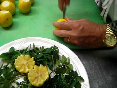 how to cut a lemon