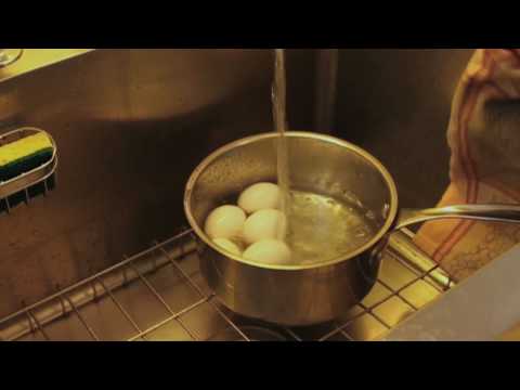 how to boil eggs properly