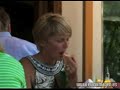 la actriz come una ensalada en un restaurante de los �ngeles