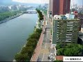 以紅橘線交叉的美麗島站為圓心，畫圓﹙寫意的圓...﹚，為高雄市輕軌路線