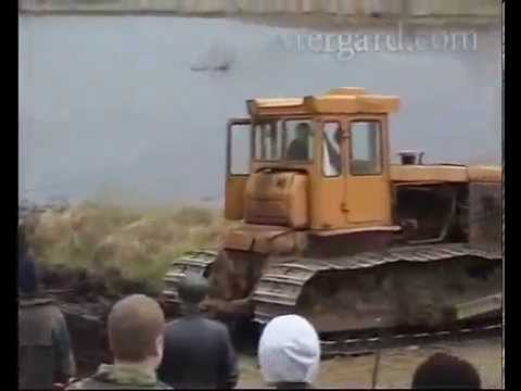 Rusi vytáhli po 64 rocích tank z bahna. FUNGOVAL