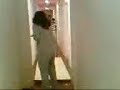 broma a silvia con una puerta del pabell�n 2 del torres