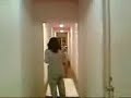 broma a silvia con una puerta del pabell�n 2 del torres