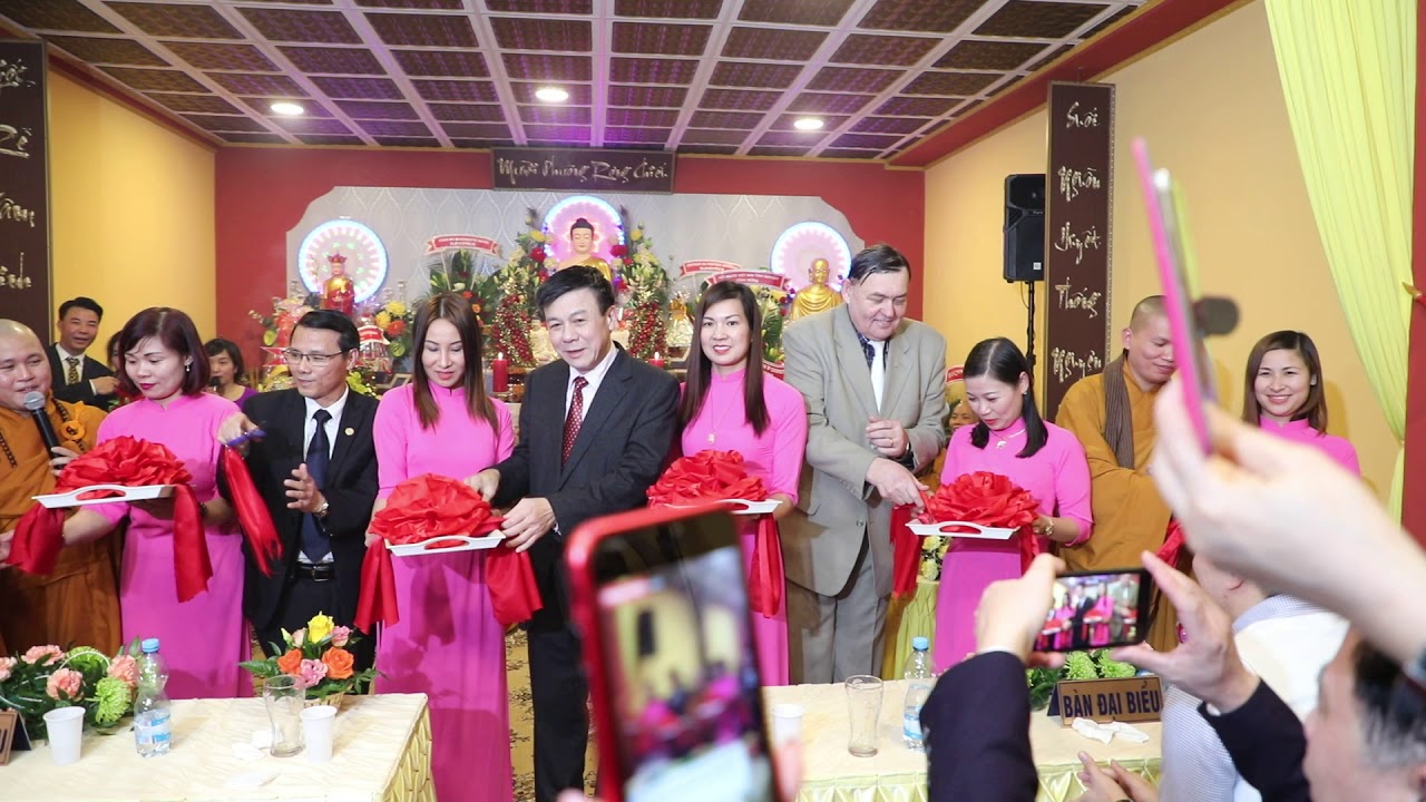 ĐẠI SỨ CH SÉC CÙNG CẮT BĂNG KHÁNH THÀNH CHÙA MOST (5.1.2019)