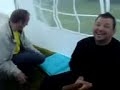 Hur två stora snubbar i en soffa... Hur två stora snubbar i en soffa...