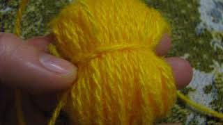 видео Пасхальные курочки из помпонов в гнезде