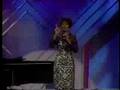 clip video Yolanda Adams Let Us Worship Him