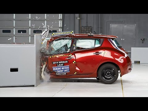 2014 Nissan Leaf small overlap IIHS crash test