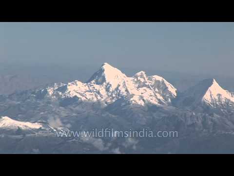 how to reach bhutan from kolkata by train