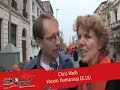 Por:www.Chilepress.cl ( Primera Parte )Video de los acontecimientos del 1 de mayo 2007 en Santiago de Chile con entrevistas a Eduardo Artes dirigente PC/AP, Víctor Quijada dirigente sindical , Chris Wells, vocero humanista de los EE.UU. en el cual nos informa de la dramática situación de los inmigrantes y la democracia en su país. en la segunda parte  también habla Roxana Miranda, vocera de ANDHA Chile quien nos relata la enorme desigualdad social chilena y la represión que sufre su organización por parte del estado chileno. termina tocando una banda de ska