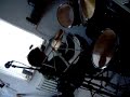 danel aan het drummen