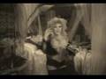 Christina-Aguilera-E