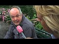 Rutger schuift gezellig aan bij Neef Rik