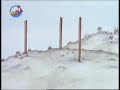 Bibel Kurzfilm Das erste Ostern, Jesus Christus wird gekreuzigt und steht nach 3 Tagen von den Toten auf Die Auferstehung Jesu Christi 1 Nach dem Sabbat aber, als der erste Tag der Woche anbrach, kamen Maria Magdalena und die andere Maria, um das Grab zu besehen. (Apostelgeschichte 20.7) (1. Korinther 16.2) (Offenbarung 1.10) 2 Und siehe, es geschah ein großes Erdbeben, denn ein Engel des Herrn stieg vom Himmel herab, trat herzu und wälzte den Stein von der Tür hinweg und setzte sich darauf. 3 Und seine Gestalt war wie der Blitz und sein Kleid weiß wie der Schnee. (Matthäus 17.2) (Apostelgeschichte 1.10) 4 Vor seinem furchtbaren Anblick aber erbebten die Wächter und wurden wie tot. 5 Der Engel aber wandte sich zu den Frauen und sprach: Fürchtet ihr euch nicht! Ich weiß wohl, daß ihr Jesus, den Gekreuzigten, sucht. 6 Er ist nicht hier; denn er ist auferstanden, wie er gesagt hat. Kommet her, sehet den Ort, wo er gelegen hat. (Matthäus 12.40) (Matthäus 16.21) (Matthäus 17.23) (Matthäus 20.19) 7 Und gehet eilends hin und saget seinen Jüngern, daß er von den Toten auferstanden ist. Und siehe, er geht euch voran nach Galiläa; dort werdet ihr ihn sehen. Siehe, ich habe es euch gesagt. (Matthäus 26.32) 8 Und sie gingen eilends hinweg von dem Grab mit Furcht und großer Freude und liefen, es seinen Jüngern zu verkündigen. 9 Und siehe, da begegnete ihnen Jesus und sprach: Seid gegrüßt! Sie aber traten herzu und umfaßten seine Füße und huldigten ihm. 10 Da sprach Jesus zu ihnen <b>...</b>