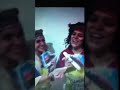 Click here to watch this video Comercial Las Lavanderas Mundo Converse