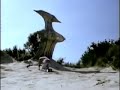 1992.

story of kids that can teleport from one place to another. as a beginner, they keep being sucked to an island like a magnet. american lisa teleported for the first time.