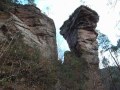 HONIGFELS - défilé au pied de la tour d'escalade -