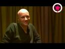 pour gagner un cadeau, jan kounen doit r�pondre � 10 questions en 1 minute.