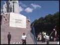 \"Visu Latvijai!\" pie Br?v?bas pieminek?a 2005.08.23.