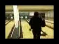 bowlingbal door dak, bowlingblooper, bowling blooper, funny sport, funny accidents, funny accidents, fun sport, sportblooper, sportbloopers, sport bloopers, sport blooper
