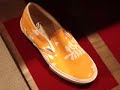 here's a collection of new vans, featuring a collaboration with syndicate, shown at the parisian sneaker/streetwear store starcow.

check out my other videos !!! lots of kewl stuff...

myspace.com/jchoq

here's the address of my video podcast (hi res) :

http://www.streetsmartcoolcat.com