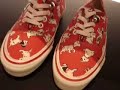 here's a collection of new vans, featuring a collaboration with syndicate, shown at the parisian sneaker/streetwear store starcow.

check out my other videos !!! lots of kewl stuff...

myspace.com/jchoq

here's the address of my video podcast (hi res) :

http://www.streetsmartcoolcat.com