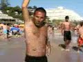 Tuffi nelle onde dell'Oceano Atlantico
