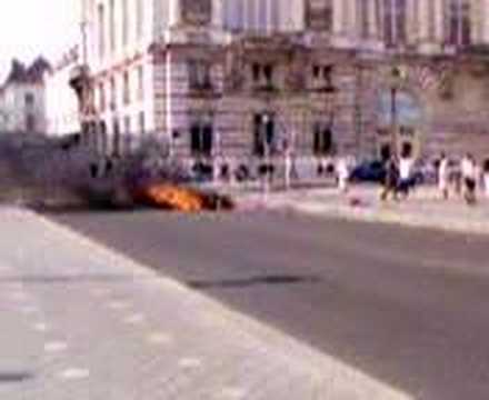 Explosion d'une moto place jean jaures