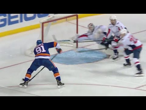 Video: Islanders' Tavares sneaks behind everyone to score, Capitals' Holtby pulled