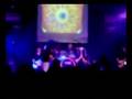 Caparezza spacca la chitarra