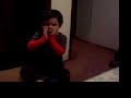 Gu cantando uma m�sica q esqueci o nome!
