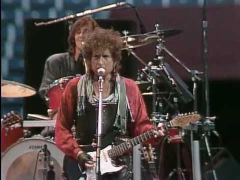 Tekst piosenki Bob Dylan - Rainy Day Women # 12 & 35 po polsku