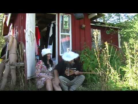 IITA - Vanha sota-ajan laulu Iso-Iita Tykylevitsittäin.