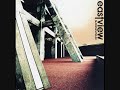 カモメ

アーティスト　MONKEY MAJIK
作詞　Maynard Plant, Blaise Plant, Misao Urushizaka
作曲　Maynard Plant, Blaise Plant

少し重い荷物を背負い迷いながら僕等は歩く
何か望み何か切り捨て残りものに期待をよせた

鴎々､篭の鳥よ
解き放たれる日を待つよ
行くべき道のりを見つめ
その先に手延ばし

悔やむことに､君は恐れて先に進むことさえ出来ず
力尽きて倒れてもなおこの星の物語は続く

鴎々､篭の鳥よ
前だけ見据え飛び立てよ
行くべき道のりは君が
踏みしめていくもの

Come on in where we hide out.
I've seen it all before no no
Take a moment to breathe on a little at a time

今よりも未来の僕に､宛てた手紙は届くかな
｢行くべき道｣は行くべきか､尋ねてみたいけど

鴎々､今や君を
遮る物など無いから
行くべき道のりの果てに
今翼広げて
今追風に乗り