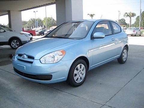 2010 Hyundai Accent GS 3-Door Start Up, Engine, and In Depth Tour/Review