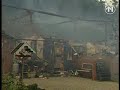 Uitslaande brand legt boerderij in Hellum in de as Uitslaande brand legt boerderij in Hellum in de as