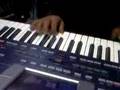 Abdelmoula speelt keyboard KORG PA 800