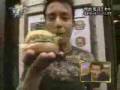 videos de Jom tengok magik burger... burger keluar dari papan iklan