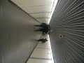 Corriendo con amor en el metro