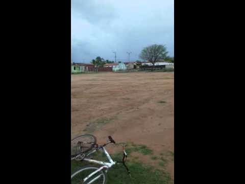 Enchente pega todos de surpresa no distrito de Santa Quitéria BA