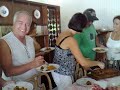 almuerzo casa de la rebe_ la familia en Pleno_molestando a A