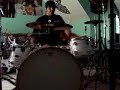 can freddie drum like travis barker?