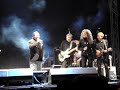 AlBano simpatico con il pubblico e con la sua band