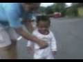 videos de timmy talabi: walking outside