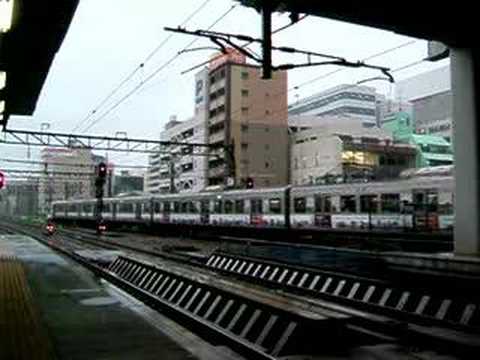 ８１３系：８１１系 （７両）（4364M） 【博多駅】